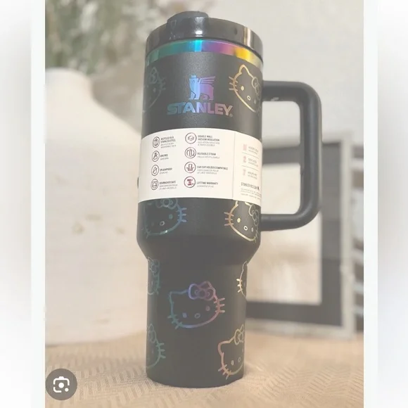 Hello Kitty Stanley Tumbler 40oz black foil print straw cap cold cup flowstate - Picture 5 of 6